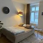 Urban Base Apartment *